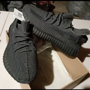 Yeezy boost 350 V2 reflective black